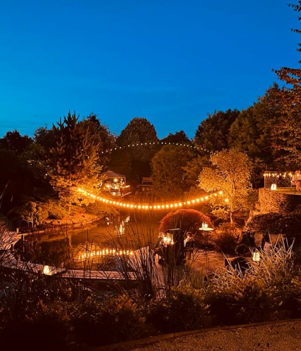 koru_hotel-souper_jardin Koru Hôtel - En été profitez d'un souper romantique dans le jardin
